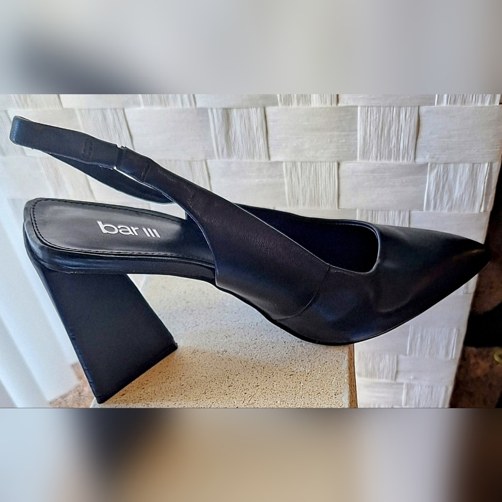 NWOT Bar III Pointed Toe Leather Novelty Triangular Stack Heel Shoes - Picture 6 of 13